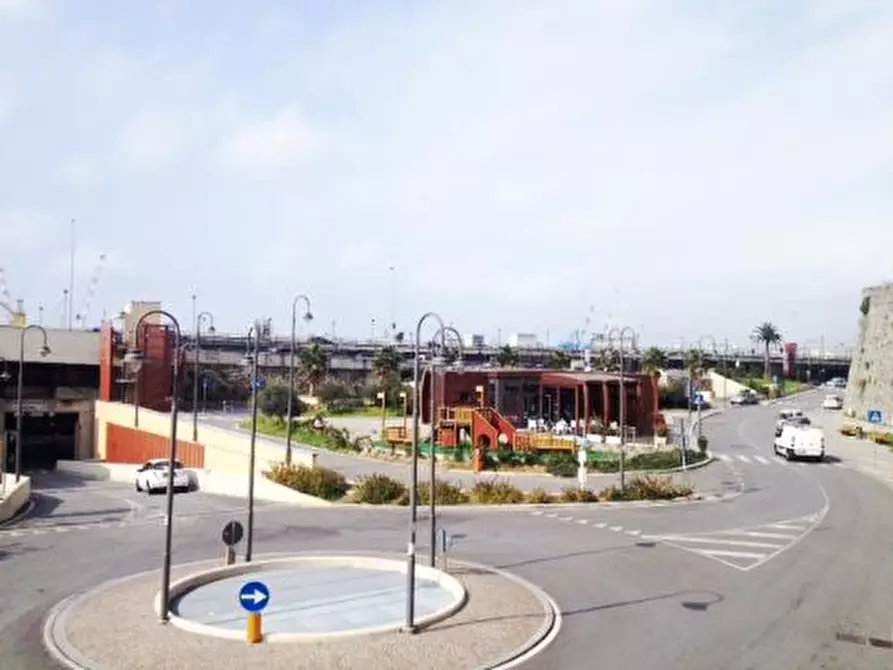 Immagine 3 di Posto auto in vendita  in via della marina a Genova