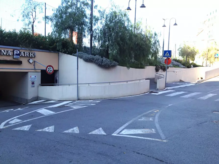Immagine 12 di Posto auto in vendita  in via della marina a Genova