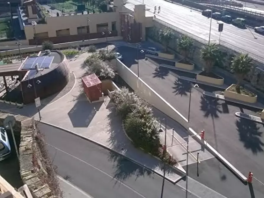 Immagine 13 di Posto auto in vendita  in via della marina a Genova