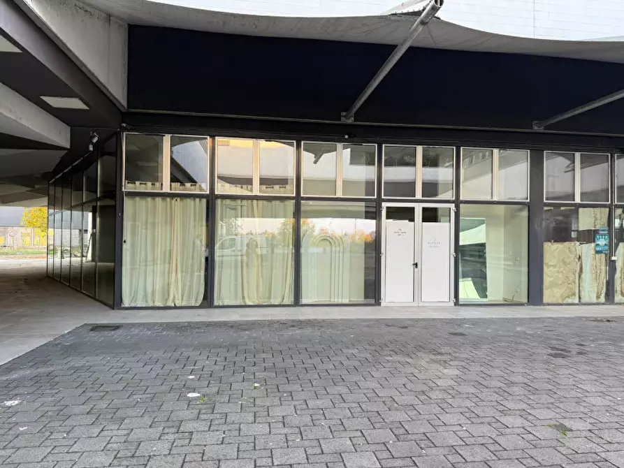 Immagine 1 di Ufficio in affitto  in SS 9 via Emilia 227 a Parma