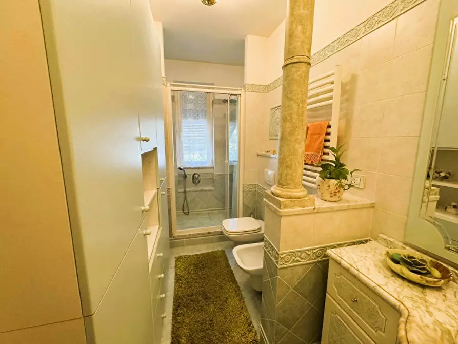 Immagine 3 di Appartamento in vendita  in Via Camillo Sbarbaro a Santa Margherita Ligure