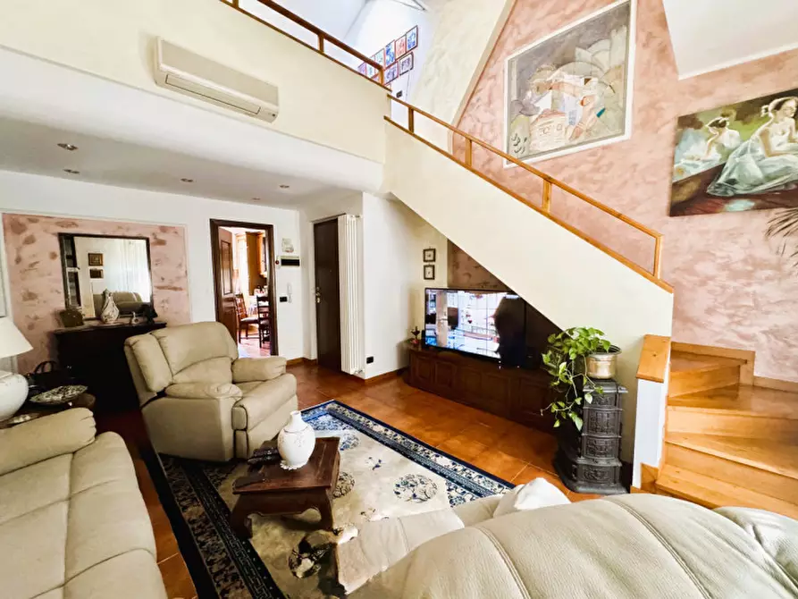 Immagine 12 di Appartamento in vendita  in Via Camillo Sbarbaro a Santa Margherita Ligure