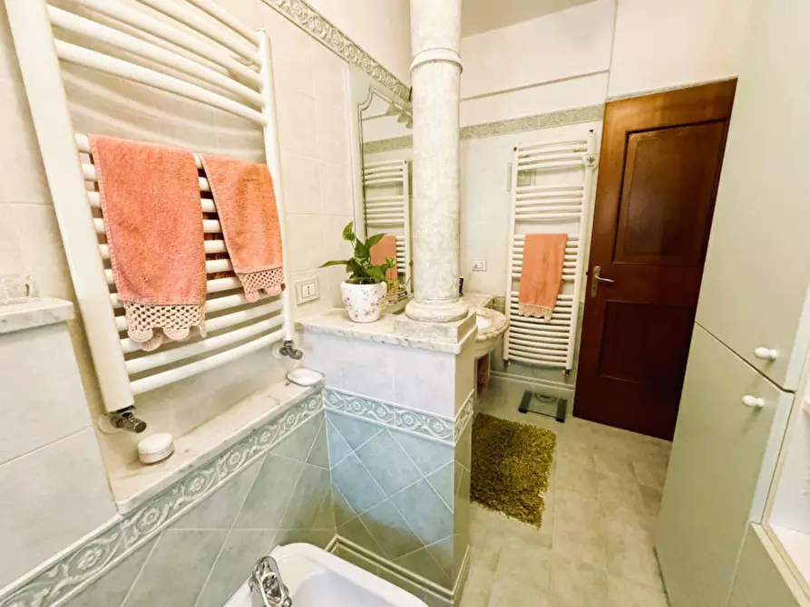 Immagine 14 di Appartamento in vendita  in Via Camillo Sbarbaro a Santa Margherita Ligure