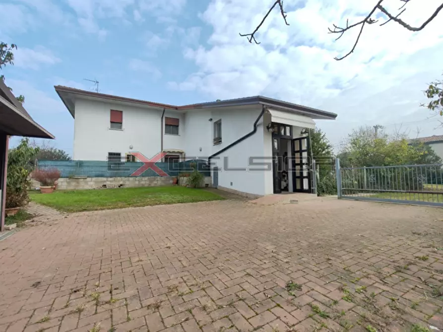 Immagine 1 di Casa bifamiliare in vendita  in Via G. Matteotti, 20 Bis a Cavarzere