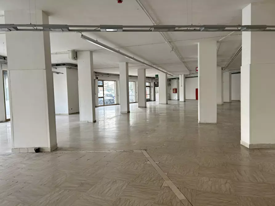 Immagine 6 di Negozio in vendita  in Via Buonarotti a Spinea