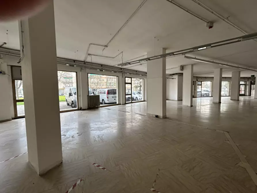 Immagine 8 di Negozio in vendita  in Via Buonarotti a Spinea