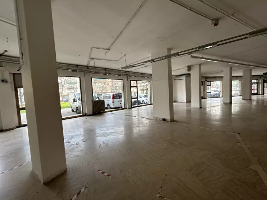 Immagine 9 di Negozio in vendita  in Via Buonarotti a Spinea