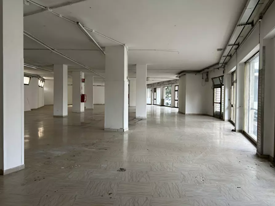 Immagine 17 di Negozio in vendita  in Via Buonarotti a Spinea