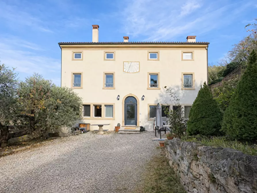 Immagine 1 di Villa in vendita  in VIA SOAVE a Soave