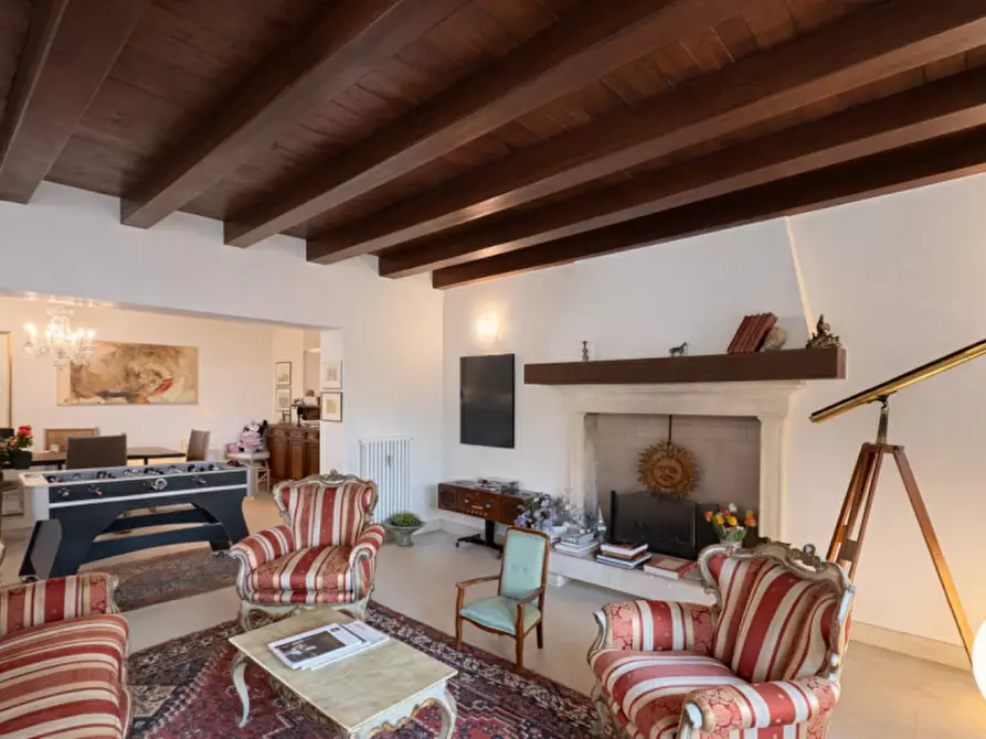 Immagine 4 di Villa in vendita  in VIA SOAVE a Soave