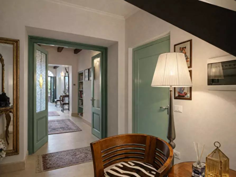 Immagine 8 di Villa in vendita  in VIA SOAVE a Soave