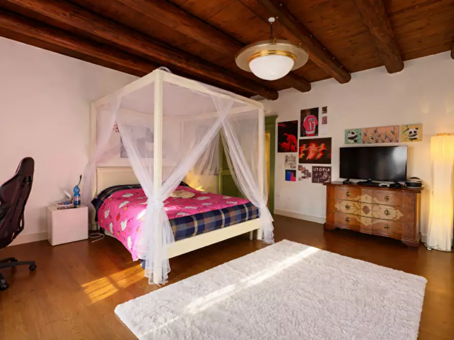 Immagine 15 di Villa in vendita  in VIA SOAVE a Soave