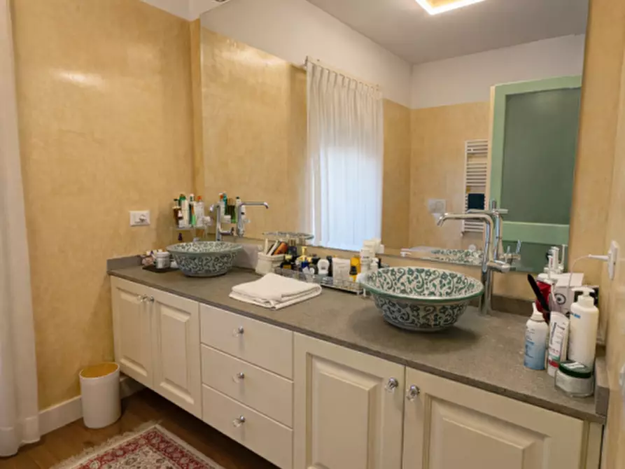 Immagine 17 di Villa in vendita  in VIA SOAVE a Soave