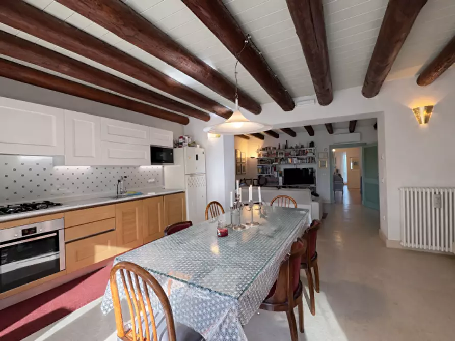 Immagine 18 di Villa in vendita  in VIA SOAVE a Soave