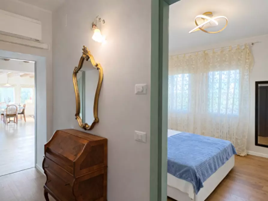 Immagine 21 di Villa in vendita  in VIA SOAVE a Soave