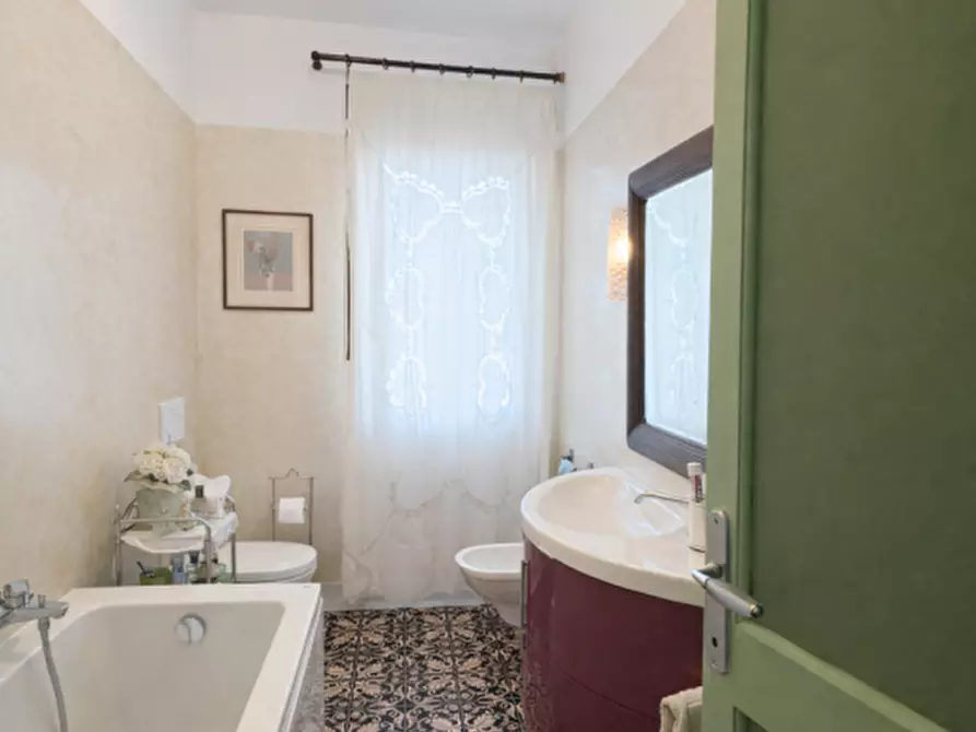 Immagine 22 di Villa in vendita  in VIA SOAVE a Soave