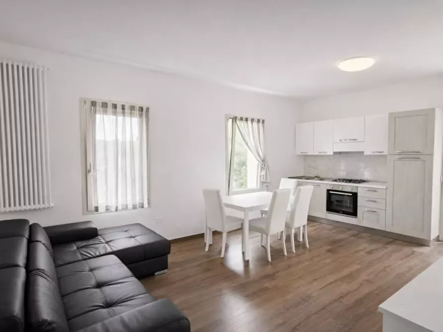 Immagine 29 di Villa in vendita  in VIA SOAVE a Soave