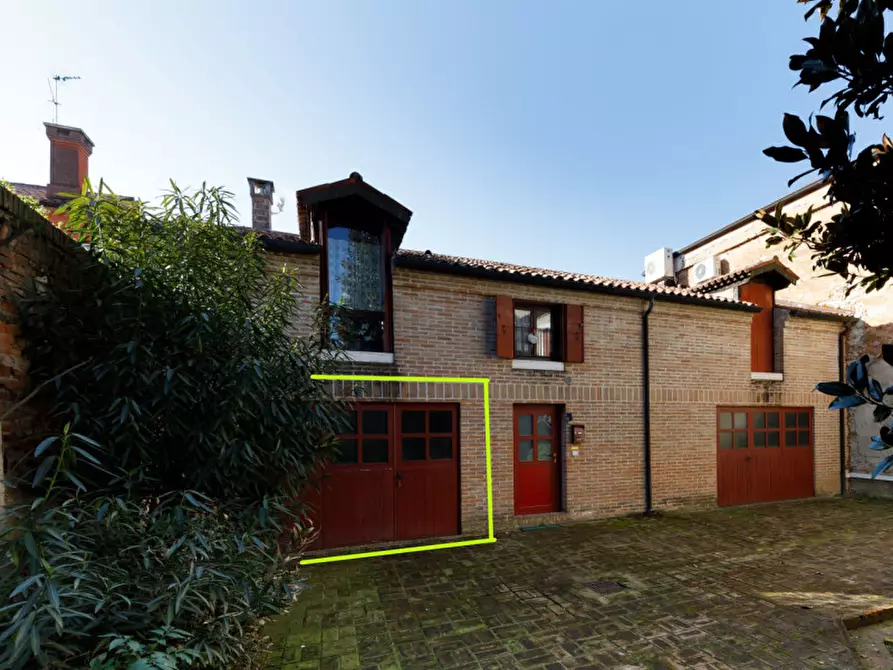 Immagine 6 di Palazzo in vendita  in VIALE FIUME a Este