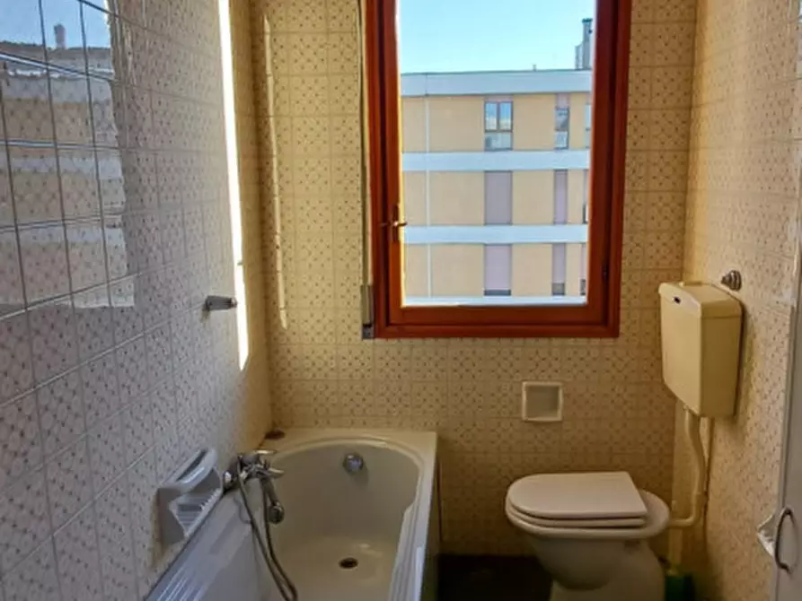 Immagine 6 di Appartamento in vendita  in Via Bellinzona, 31 a Modena