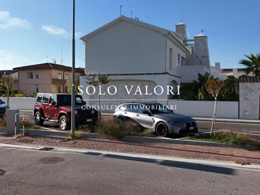 Immagine 26 di Appartamento in affitto  in Via Monte Nevegal a Jesolo