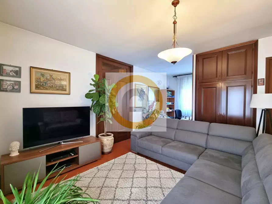 Immagine 7 di Casa indipendente in vendita  a Bassano Del Grappa