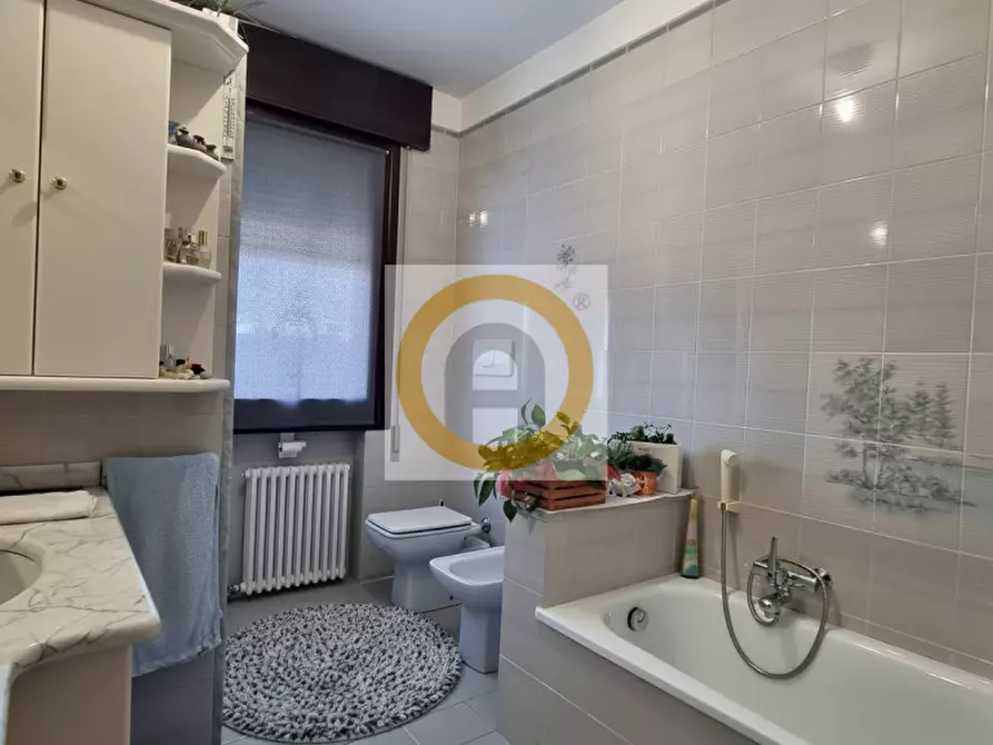 Immagine 10 di Casa indipendente in vendita  a Bassano Del Grappa