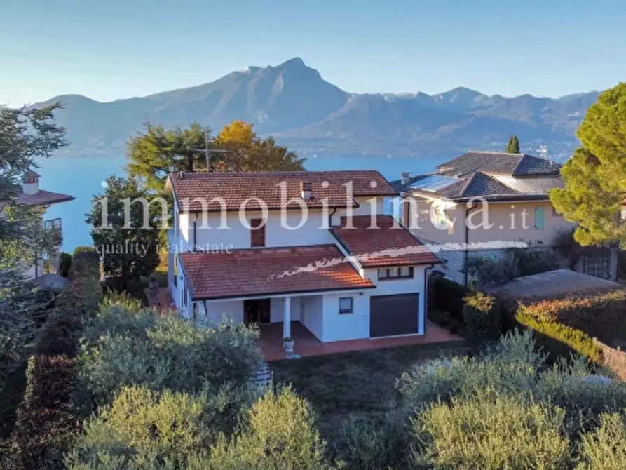Immagine 1 di Villa in vendita  in Via A. Aleardi a Torri Del Benaco