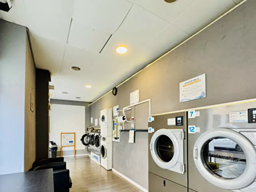 Immagine 3 di Attività commerciale in vendita  in Oltretorrente - Piazzale Santa Croce a Parma