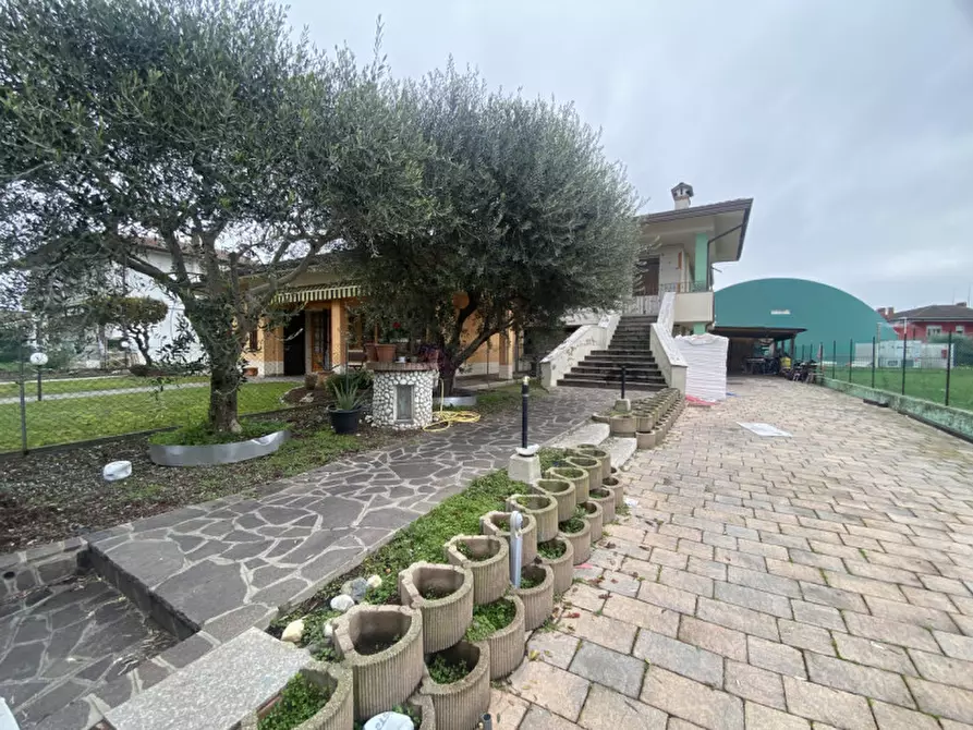 Immagine 2 di Casa bifamiliare in vendita  in Via Roma a Veggiano