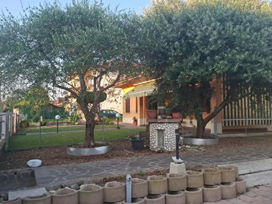 Immagine 10 di Casa bifamiliare in vendita  in Via Roma a Veggiano