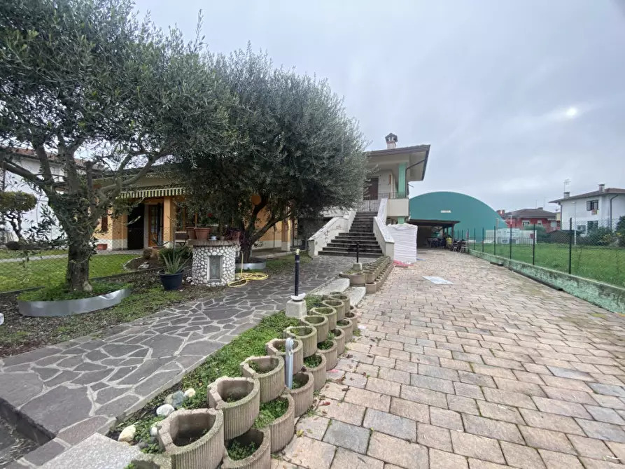 Immagine 11 di Casa bifamiliare in vendita  in Via Roma a Veggiano