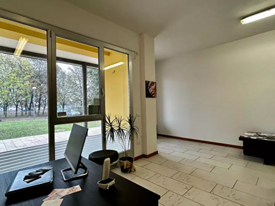 Immagine 6 di Negozio in vendita  in Via Dante Alighieri a San Prospero