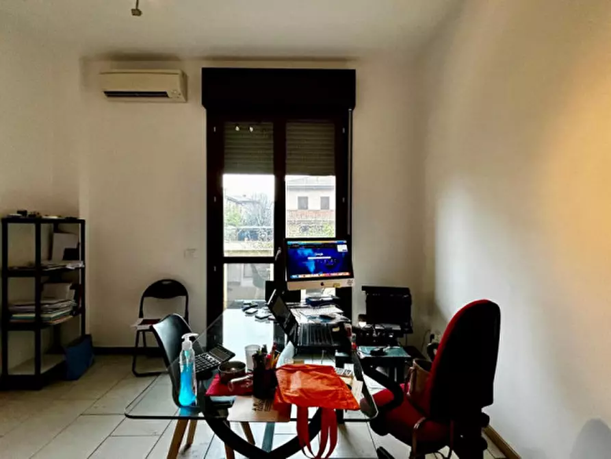 Immagine 17 di Negozio in vendita  in Via Dante Alighieri a San Prospero