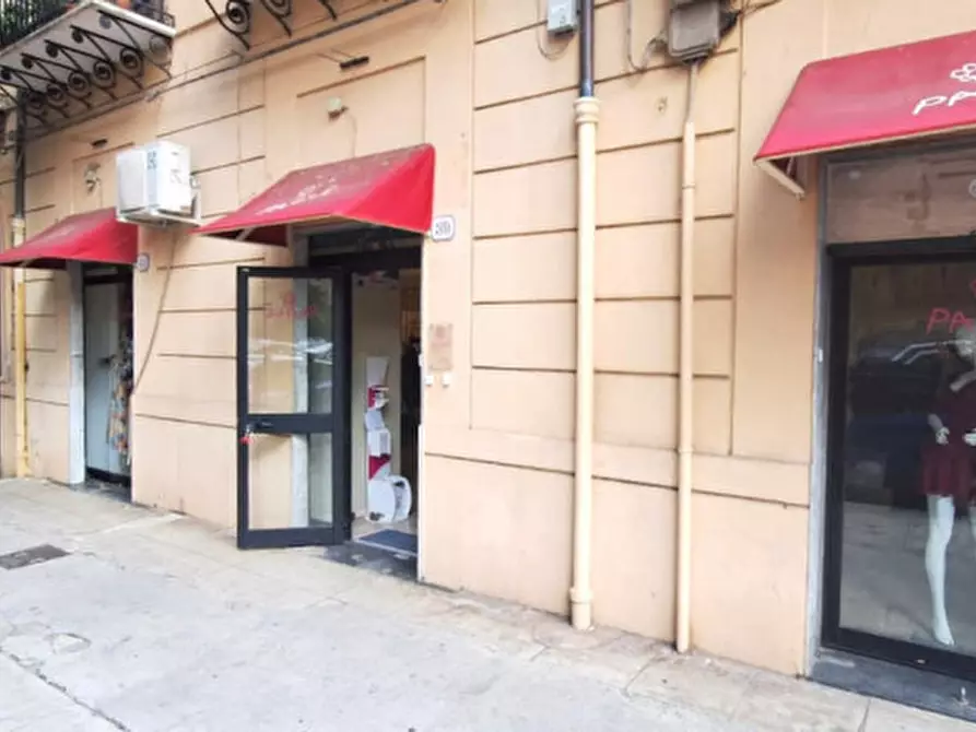 Immagine 1 di Negozio in affitto  in VIA PRINCIPE DI VILLAFRANCA n. 37-39 a Palermo