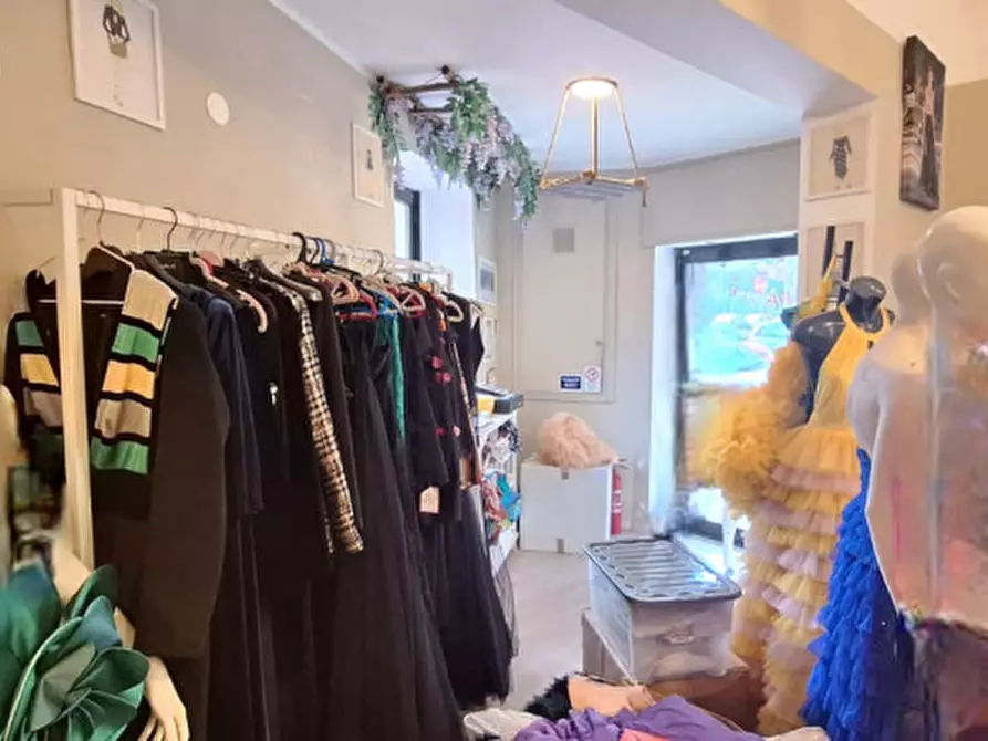 Immagine 9 di Negozio in affitto  in VIA PRINCIPE DI VILLAFRANCA n. 37-39 a Palermo