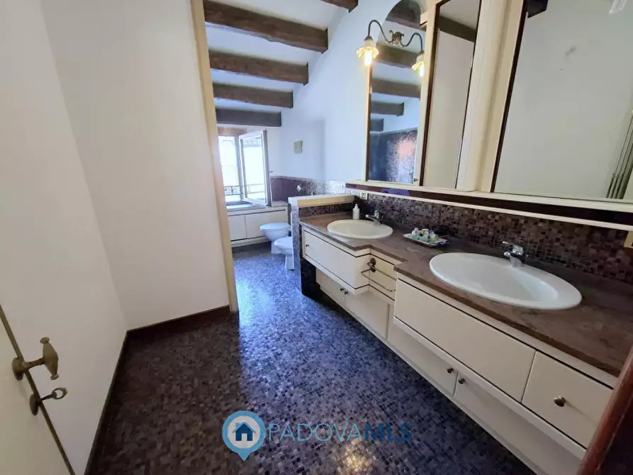 Immagine 32 di Appartamento in vendita  in VIA SAVONAROLA a Padova