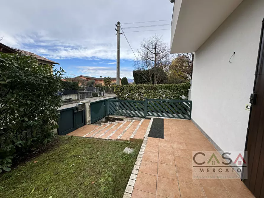 Immagine 2 di Casa bifamiliare in vendita  in Via Nogaredo a Cordenons