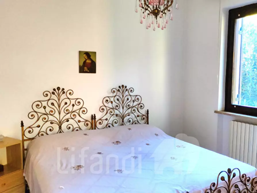 Immagine 12 di Appartamento in vendita  a Torri Del Benaco