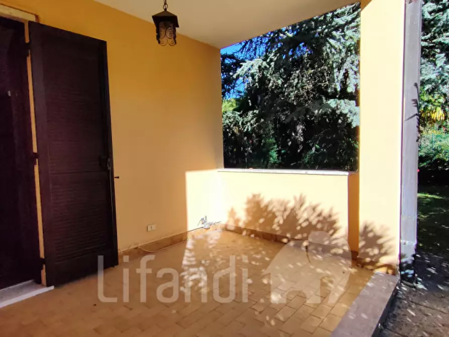 Immagine 13 di Appartamento in vendita  a Torri Del Benaco