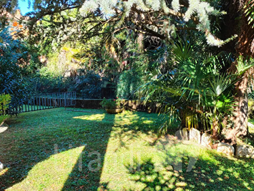 Immagine 16 di Appartamento in vendita  a Torri Del Benaco