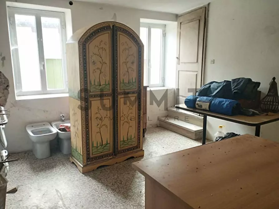 Immagine 5 di Rustico / casale in vendita  a Schio