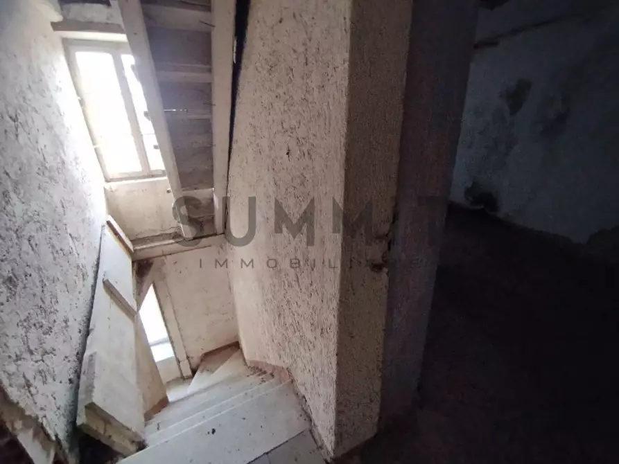 Immagine 9 di Rustico / casale in vendita  a Schio