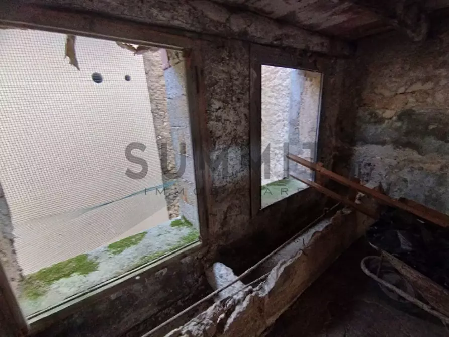 Immagine 11 di Rustico / casale in vendita  a Schio