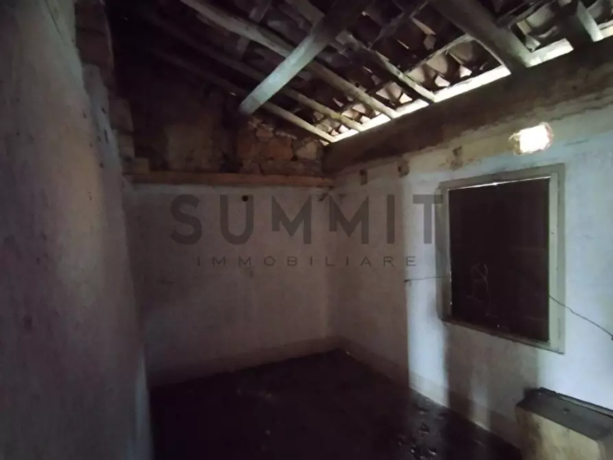 Immagine 13 di Rustico / casale in vendita  a Schio
