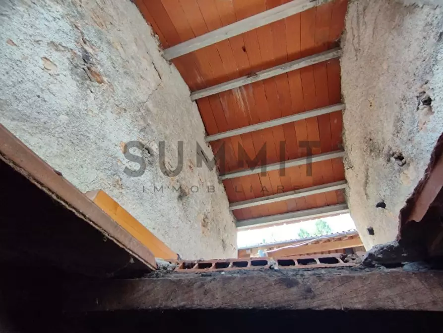 Immagine 17 di Rustico / casale in vendita  a Schio