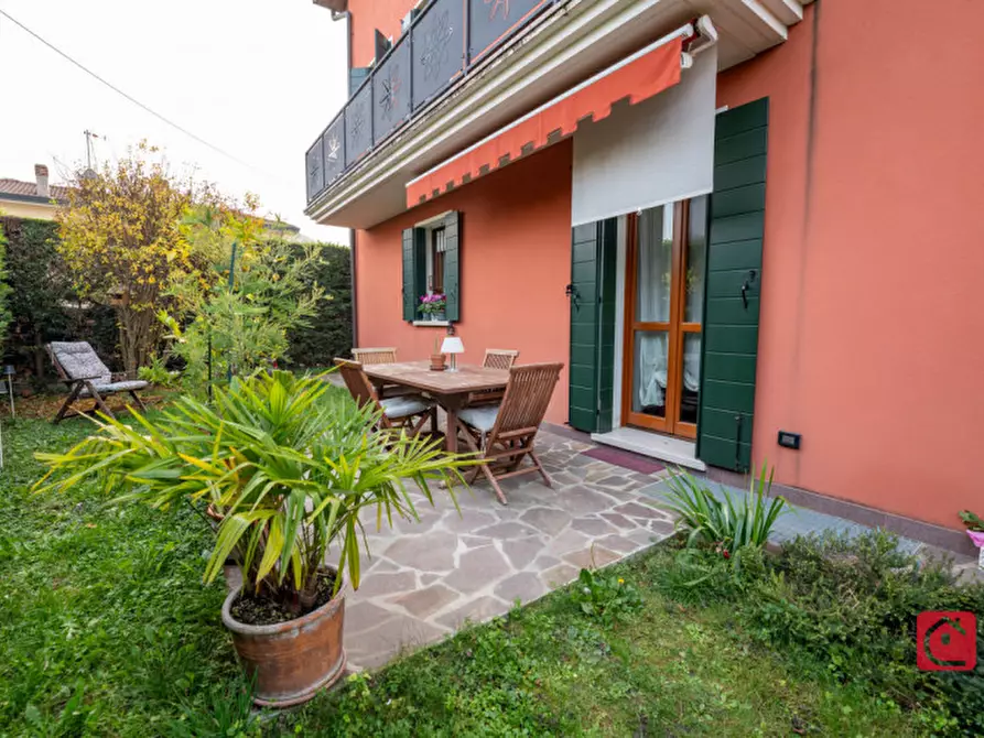 Immagine 1 di Casa trifamiliare in vendita  a Selvazzano Dentro