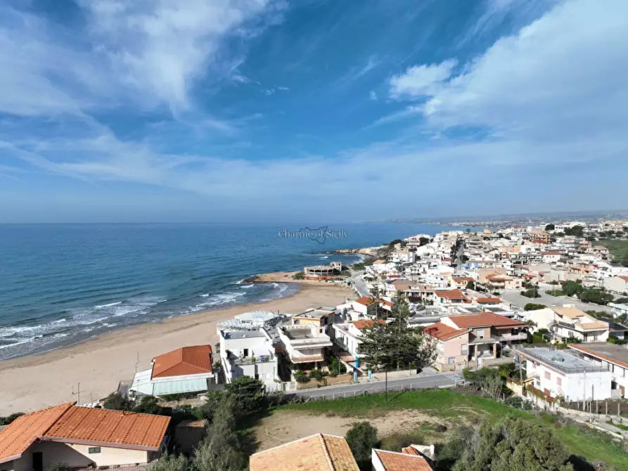 Immagine 1 di Appartamento in vendita  in Via Malaspina a Scicli