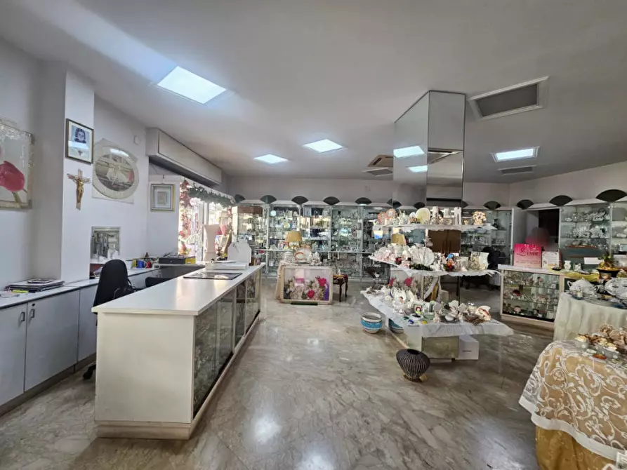 Immagine 4 di Negozio in affitto  in VIA CAIROLI, 165 a Barcellona Pozzo Di Gotto