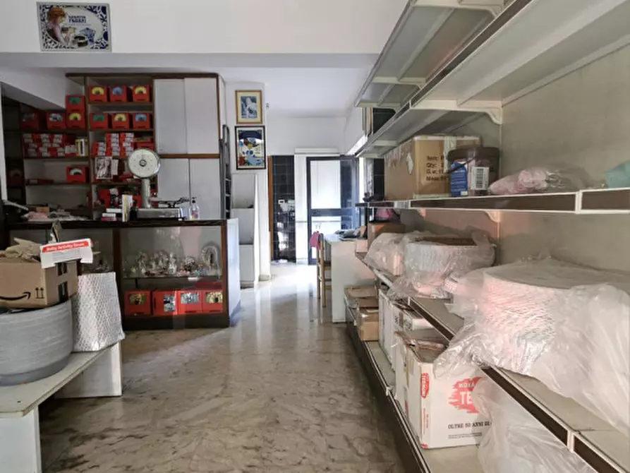 Immagine 12 di Negozio in affitto  in VIA CAIROLI, 165 a Barcellona Pozzo Di Gotto