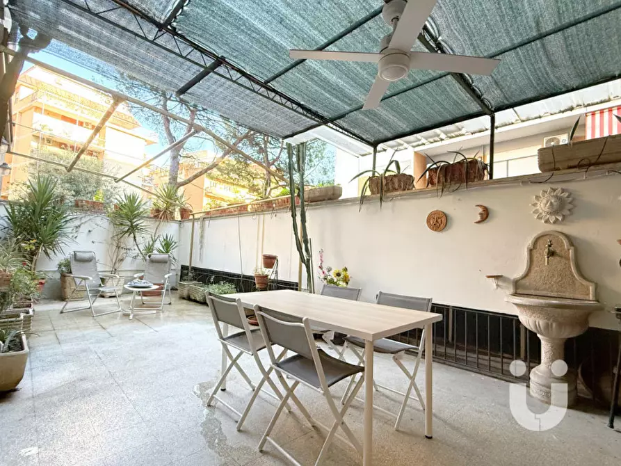 Immagine 11 di Appartamento in vendita  in Via di Donna Olimpia a Roma